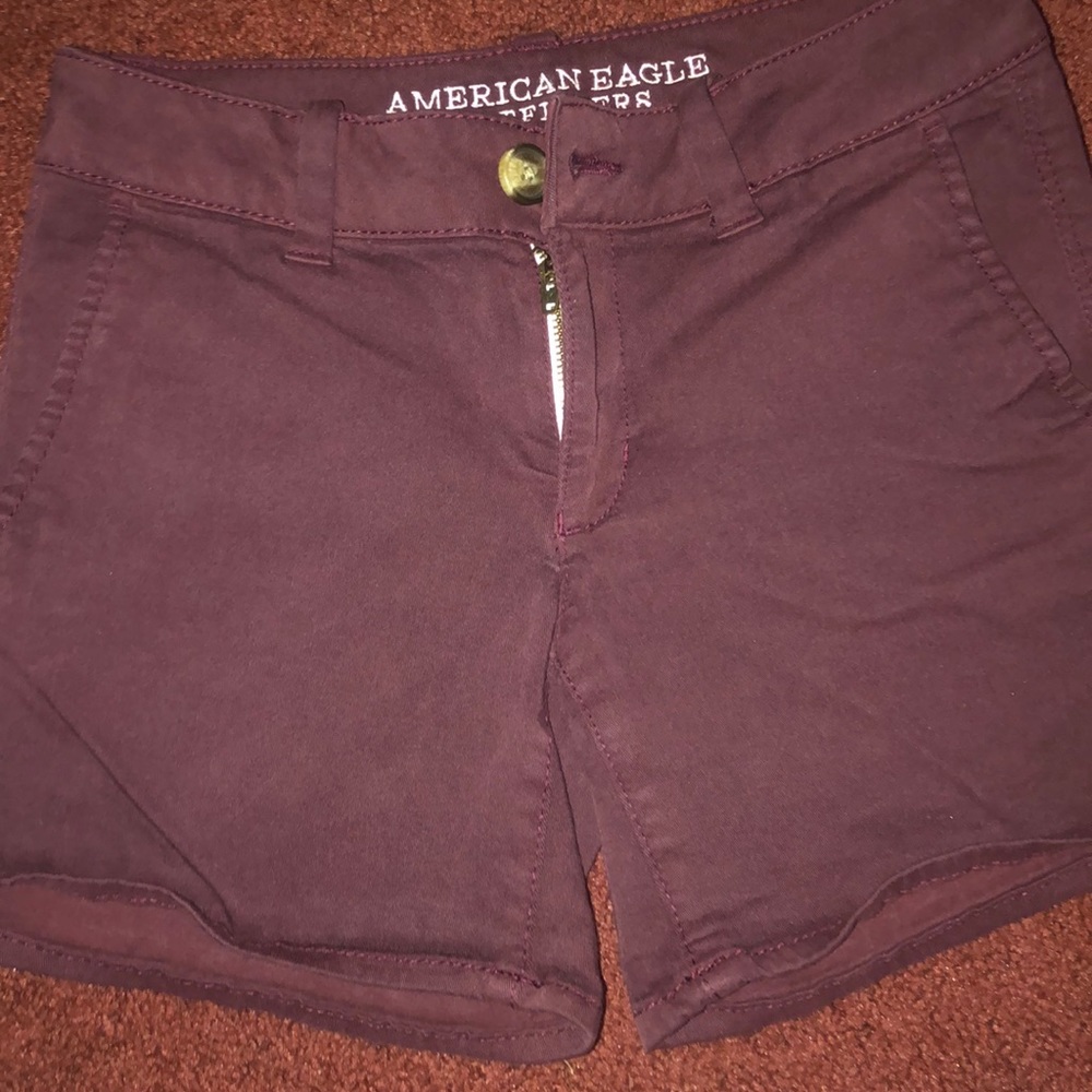 Super stretch midi American eagle shorts (maroon)